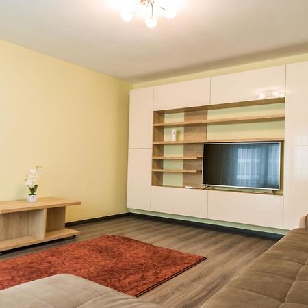 Apartament Carol Davila Piteşti Exteriör bild