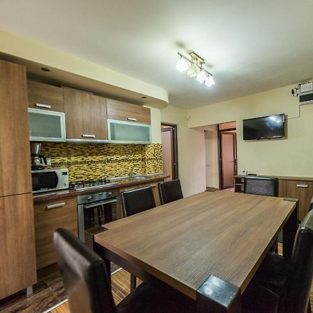 Apartament Carol Davila Piteşti Exteriör bild