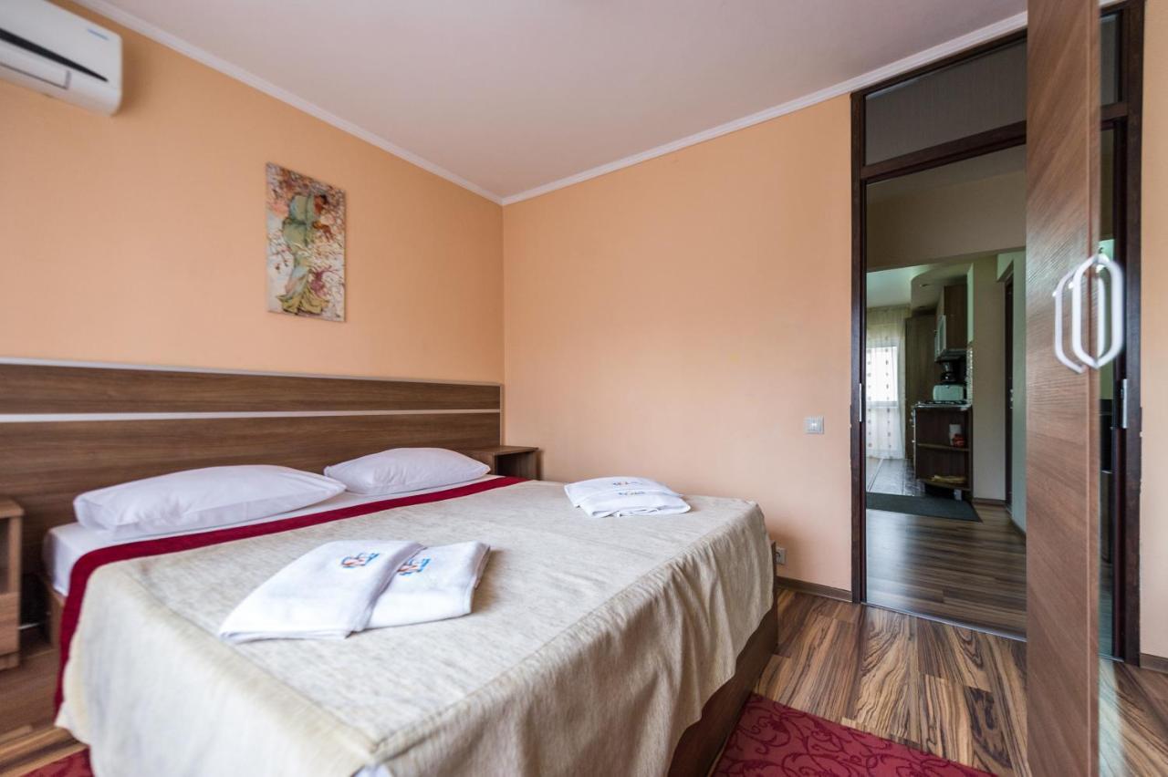 Apartament Carol Davila Piteşti Exteriör bild