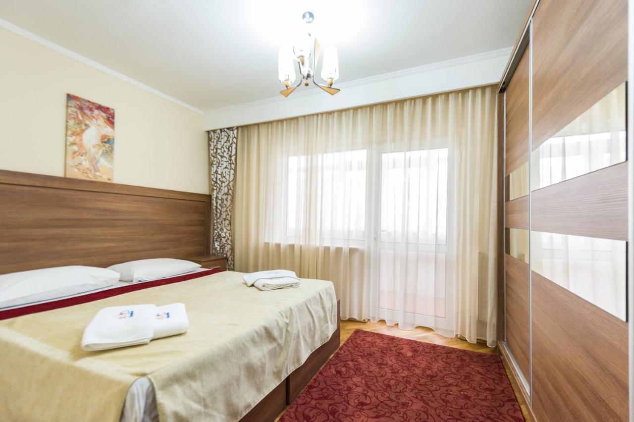 Apartament Carol Davila Piteşti Exteriör bild