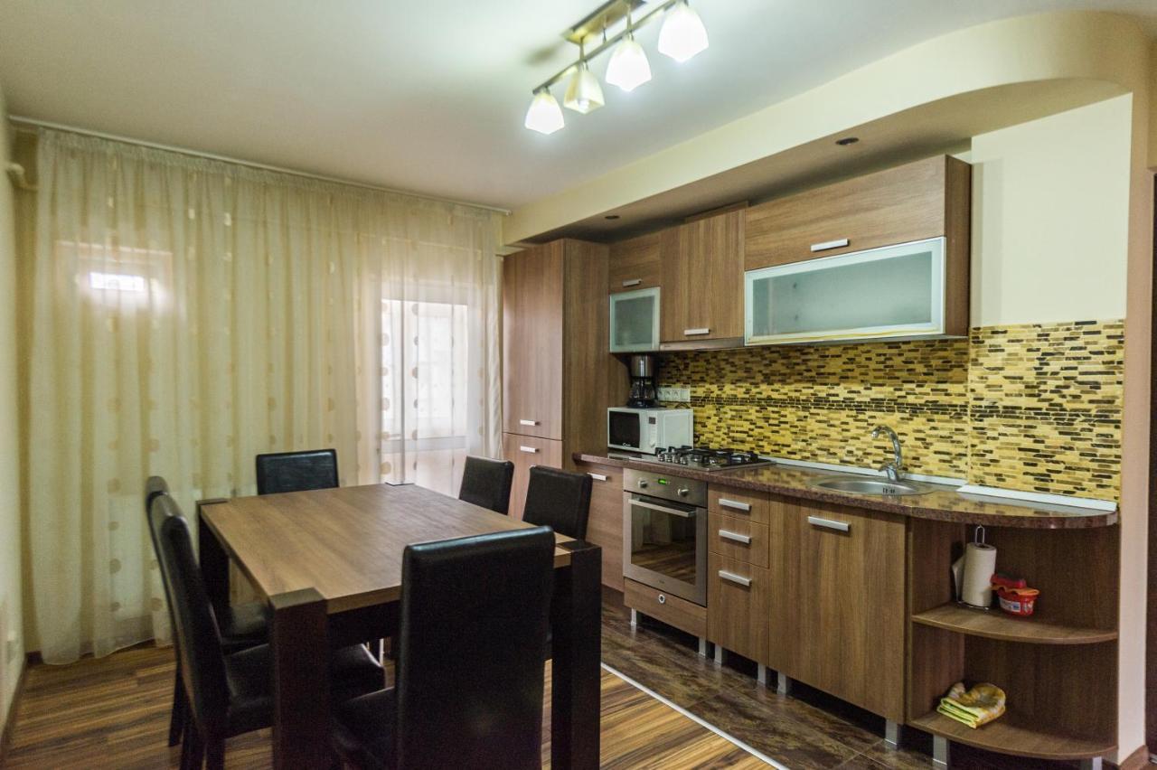 Apartament Carol Davila Piteşti Exteriör bild